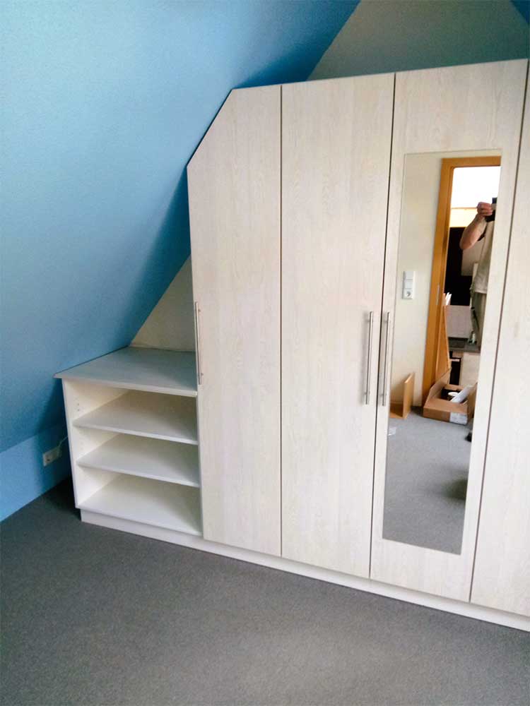  Dachgeschosslösungen bis in den Giebel, schräge Schiebe- oder Drehtüren 