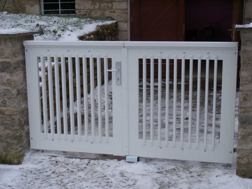  Gartentore massiv: deckend lackiert oder lasiert 