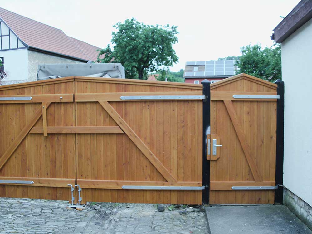  Hoftore mit Nebeneingang 