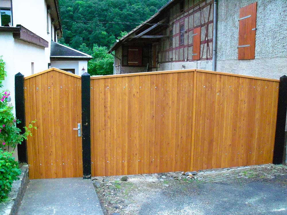  Hoftore mit Nebeneingang 